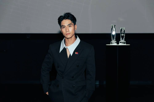 Vai diễn của Võ Điền Gia Huy trong “Ồn ào tuổi trẻ” gây ấn tượng với giới phê bình quốc tế