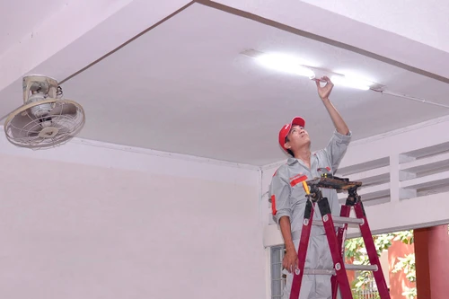 Sai lầm thường gặp về cách dùng đèn điện trong gia đình