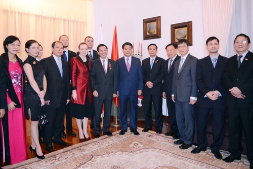 Ba Lan trao tặng nguyên Chủ tịch UBND TP.Hà Nội Nguyễn Thế Thảo Huân chương Bene Merito