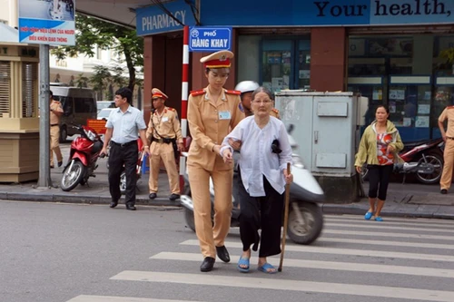 Xây dựng hình ảnh người Công an trách nhiệm, thân thiện, nhân văn trong lòng nhân dân