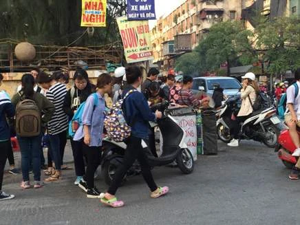 Hà Nội: Cảnh giác khi ăn thịt nướng siêu rẻ