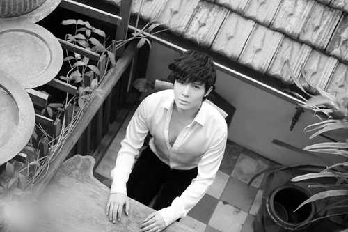 Nathan Lee lạnh lùng trong bộ ảnh đen trắng