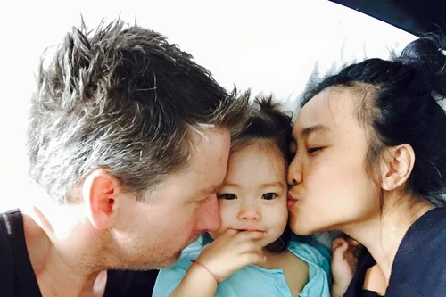 Đoan Trang “khoe” con trong sân khấu “Thay lời muốn nói” 