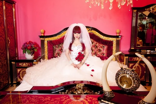 Đàm Vĩnh Hưng “ép” Bảo Yến mặc váy cưới 