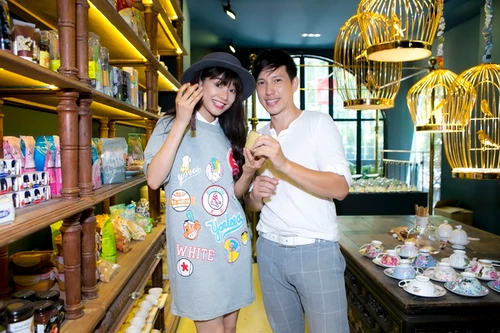 Nhã Phương “tay trong tay” cùng biên đạo, ca sĩ Y Thanh 