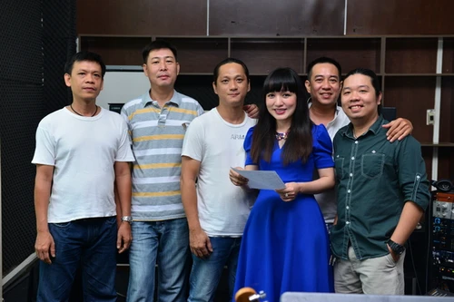 Đàm Vĩnh Hưng chăm lo cho album đầu tay của học trò Hà Vân