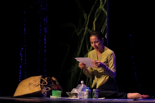 Á khôi áo dài Lệ Quyên tham gia kịch của NSƯT Đoàn Bá