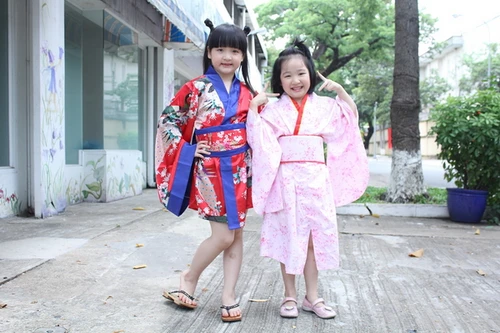 Á quân Vietnam's got talent Bích Ngọc đáng yêu trong trang phục kimono 