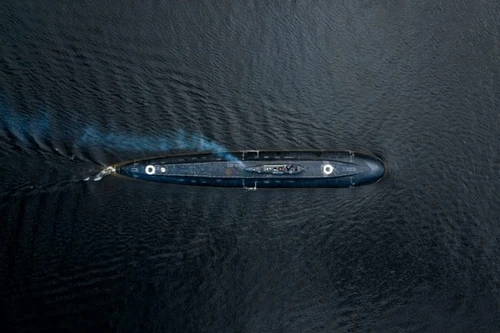 [ẢNH] Hai tàu ngầm Nga diễn tập bắn ngư lôi vào nhau