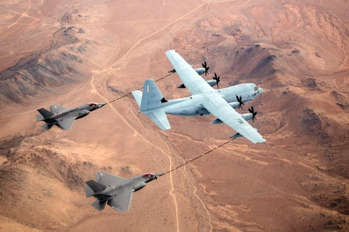 [Info] ‘Bầu sữa mẹ trên không’ KC-130J hư hỏng nghiêm trọng khi va chạm với F-35B