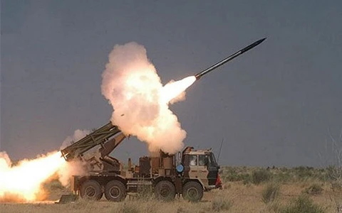 [ẢNH] Ấn Độ quyết định mua thêm vũ khí mạnh sau bom hạt nhân để đối phó Trung Quốc