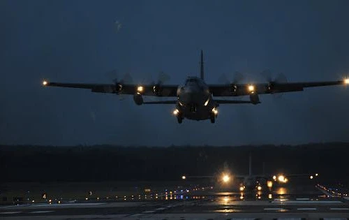 [ẢNH] Mỹ cho EC-130H sẵn sàng "chọc mù" radar S-300 của Iran