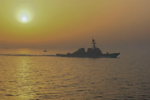 [ẢNH] Chiến hạm Mỹ rỉ sét loang lổ sau 215 ngày lênh đênh trên biển tránh dịch Covid-19