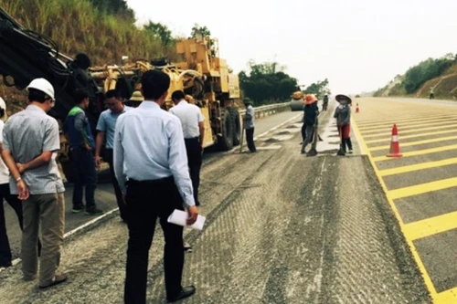 Hằn lún cao tốc Nội Bài- Lào Cai cơ bản khắc phục xong