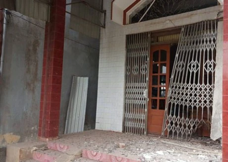 Túi nilon đen phát nổ trước cửa nhà Trưởng Công an xã