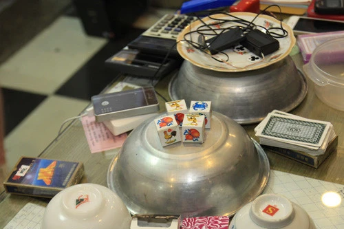 Bị Công an tóm mới biết "dính" ổ bạc bịp