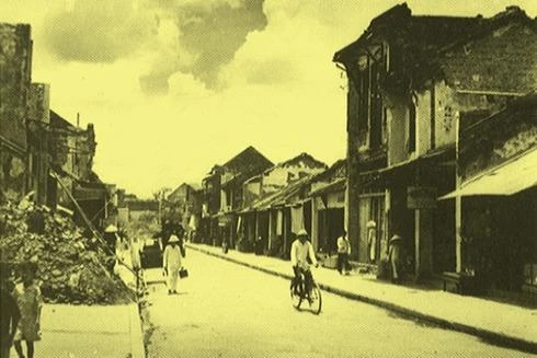 Chùm ảnh khó quên về Hà Nội mùa đông 1946 (4): Phố phường Hà Nội những năm kháng chiến