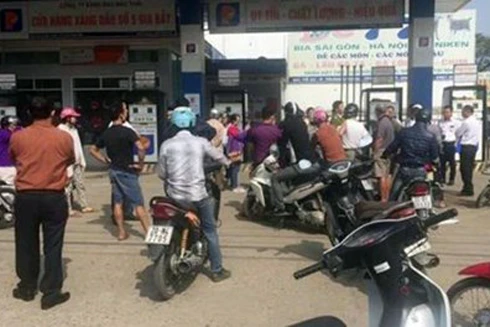 Audio 15-12-2016: Bị "tố" bán thiếu, 2 nhân viên cây xăng đánh khách nhập viện