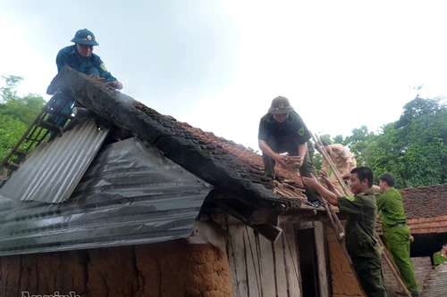 Xây dựng nhà tình nghĩa tặng thân nhân liệt sỹ CAND