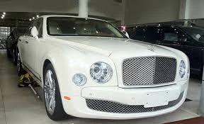 Ai là chủ đích thực của chiếc siêu xe Bentley màu trắng?