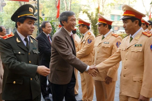 Nhân rộng những tấm gương sáng về tinh thần phục vụ nhân dân