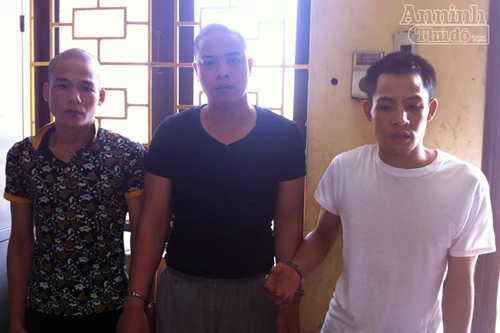 Rượt đuổi “con mồi”, nhóm cướp giật ngã lăn quay trên Quốc lộ