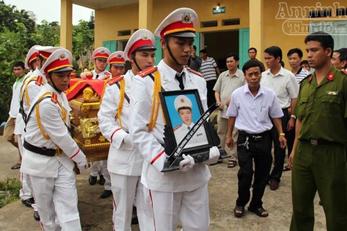 Đấu súng truy bắt toán người buôn ma túy, một chiến sỹ công an hy sinh 