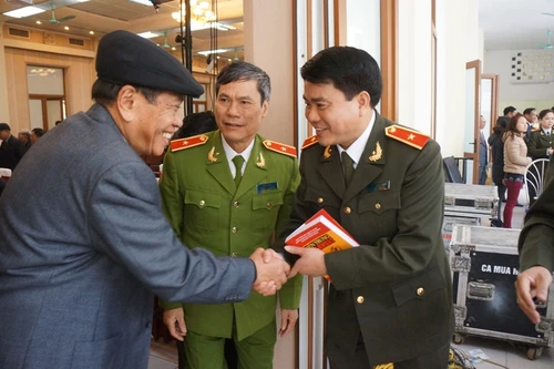 CATP Hà Nội gặp mặt, chúc tết cán bộ hưu trí qua các thời kỳ