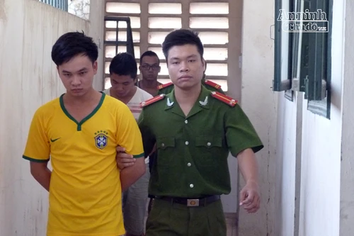 Mua phải hàng “lởm”, lập mưu đòi lại tiền