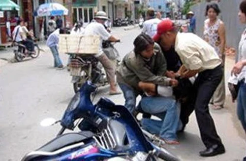 Vây bắt tên cướp "xe ôm"