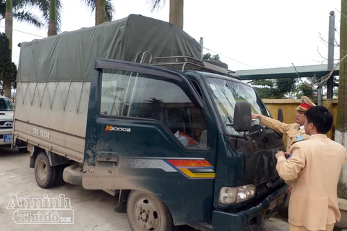 Lái xe tải tông chết người rồi "lặn" mất tăm