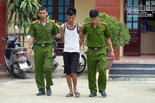 “Ngáo đá”, trai đất Cảng khống chế nữ công nhân làm con tin