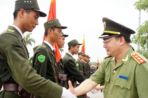 Lãnh đạo Bộ Công an thăm và động viên lực lượng luyện tập chuẩn bị buổi lễ mít tinh