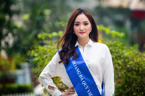 "Bản sao" của Hoa hậu Giáng My mang Tết đến với các bệnh nhi