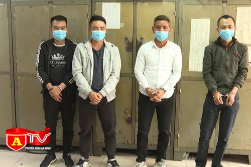 Sử dụng 2 xe ô tô 16 chỗ làm phương tện để cưỡng đoạt tài sản