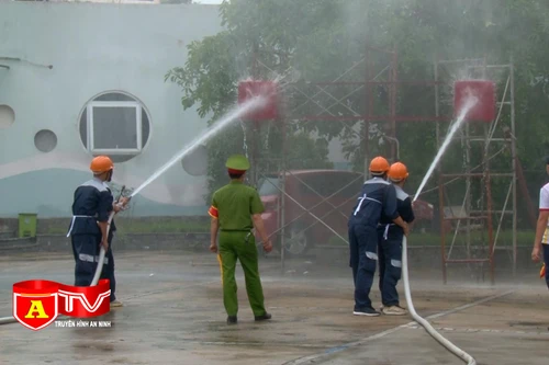 Nâng cao kỹ năng phòng cháy, chữa cháy cho lực lượng ở cơ sở