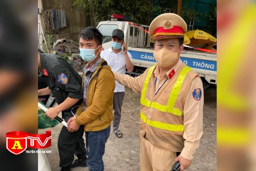 Tuần tra phát hiện đối tượng tàng trữ trái phép chất ma tuý