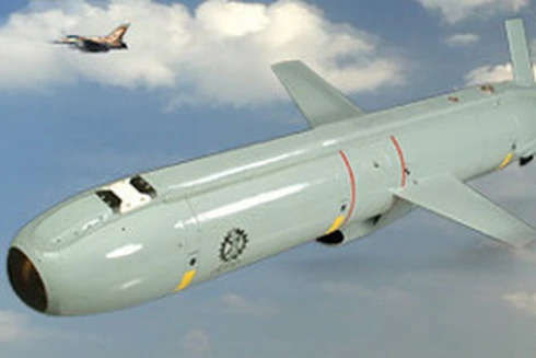 Khám phá tên lửa hành trình siêu kỳ lạ vừa bị cáo buộc tấn công căn cứ không quân Syria