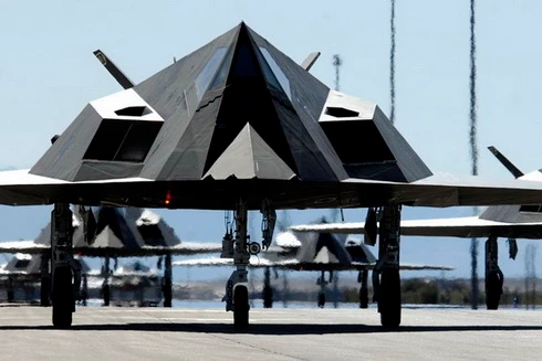 F-117A tái xuất dưới vai trò tiêm kích phòng không, át vía cả J-20 và Su-35S?