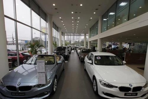 Xe sang nhập khẩu: "Ngụy trang" bằng biếu, tặng để trốn thuế