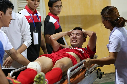 Tiền vệ gốc "phủi" Nghiêm Xuân Tú bị loại khỏi ĐT Việt Nam