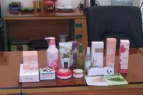 Thu giữ lô hàng mỹ phẩm không rõ nguồn gốc