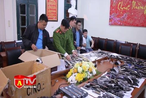 Cảnh báo tội phạm vận chuyển vũ khí qua đường chuyển phát nhanh, hàng không