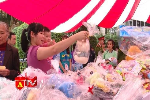 Giáng sinh yêu thương dành cho các bệnh nhi