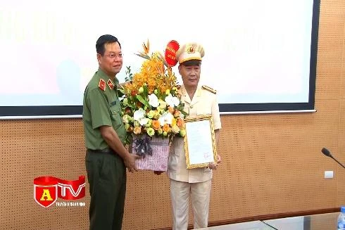 CATP Hà Nội công bố quyết định luân chuyển điều động chỉ huy Phòng Tổ chức cán bộ