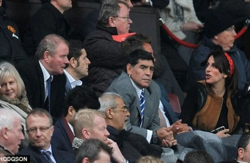 Lại rộ tin đồn Maradona tới giải cứu M.U