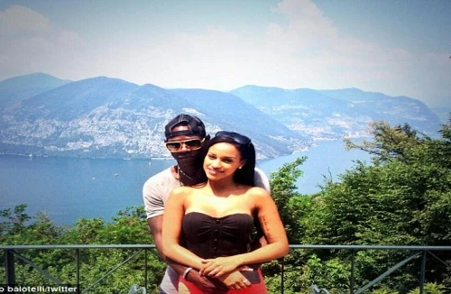 “Siêu quậy” Balotelli quyết định “đeo gông” cùng siêu mẫu Bỉ