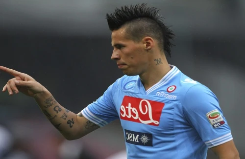 Sao Serie A "chuyển đổi giới tính"