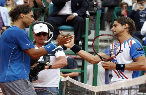 Nadal đau đớn khi đứt mạch 30 trận thắng liên tiếp trên sân đất nện