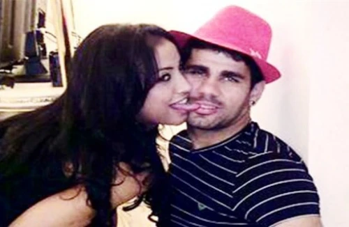 Sốc: Sao Chelsea “gạ tình” cả em gái và bạn thân bồ cũ